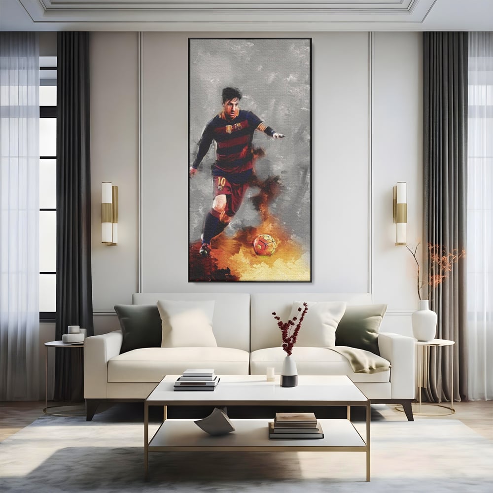 Tablou canvas cu tablou canvas cu fotbalistul lionel messi, in rama de aluminiu negru, pe perete intr-un living